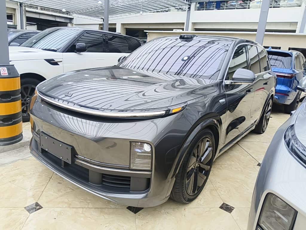 Li Auto L8