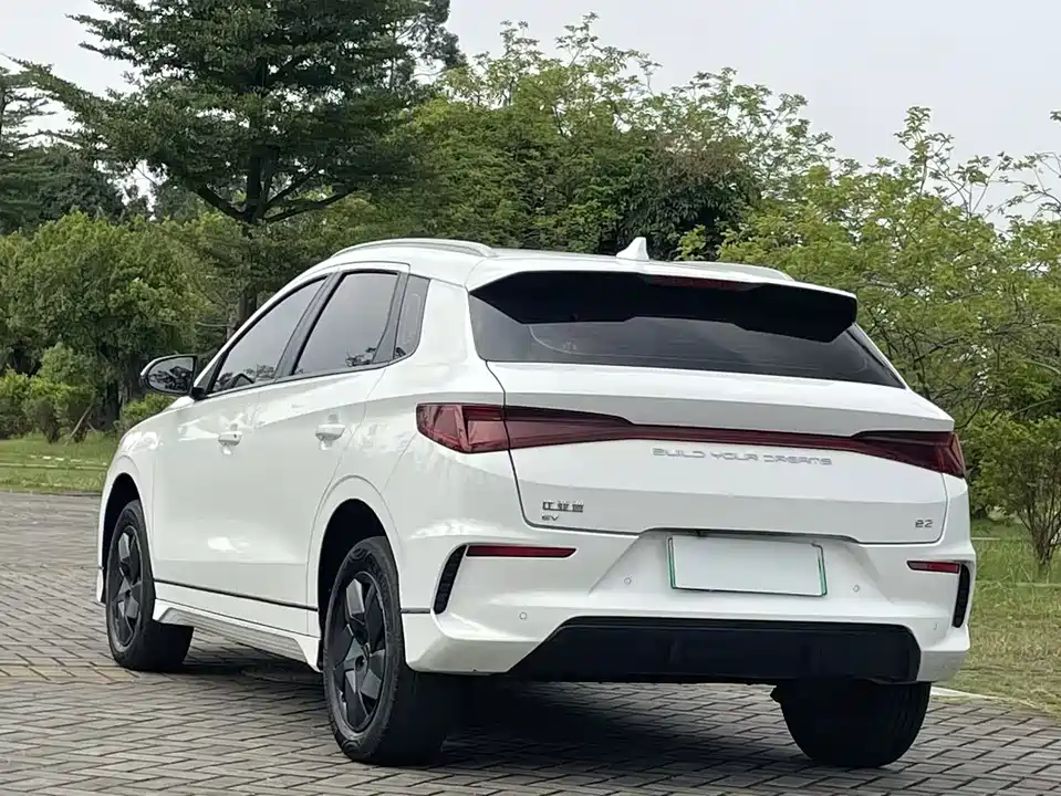 BYD e2