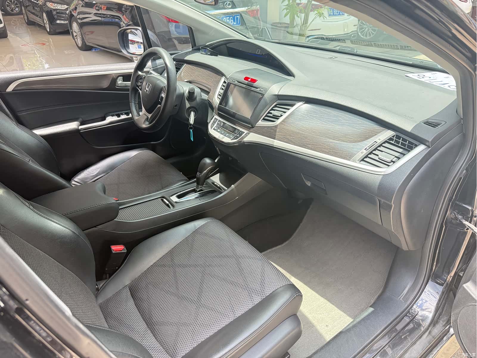 Honda Jade, 2014 7