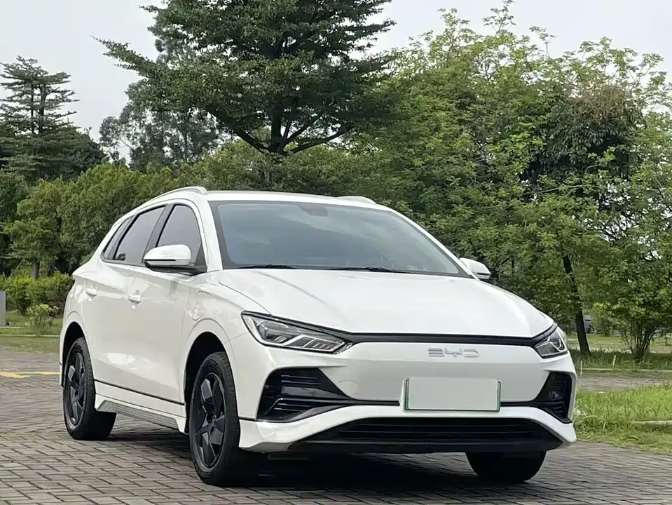 BYD e2