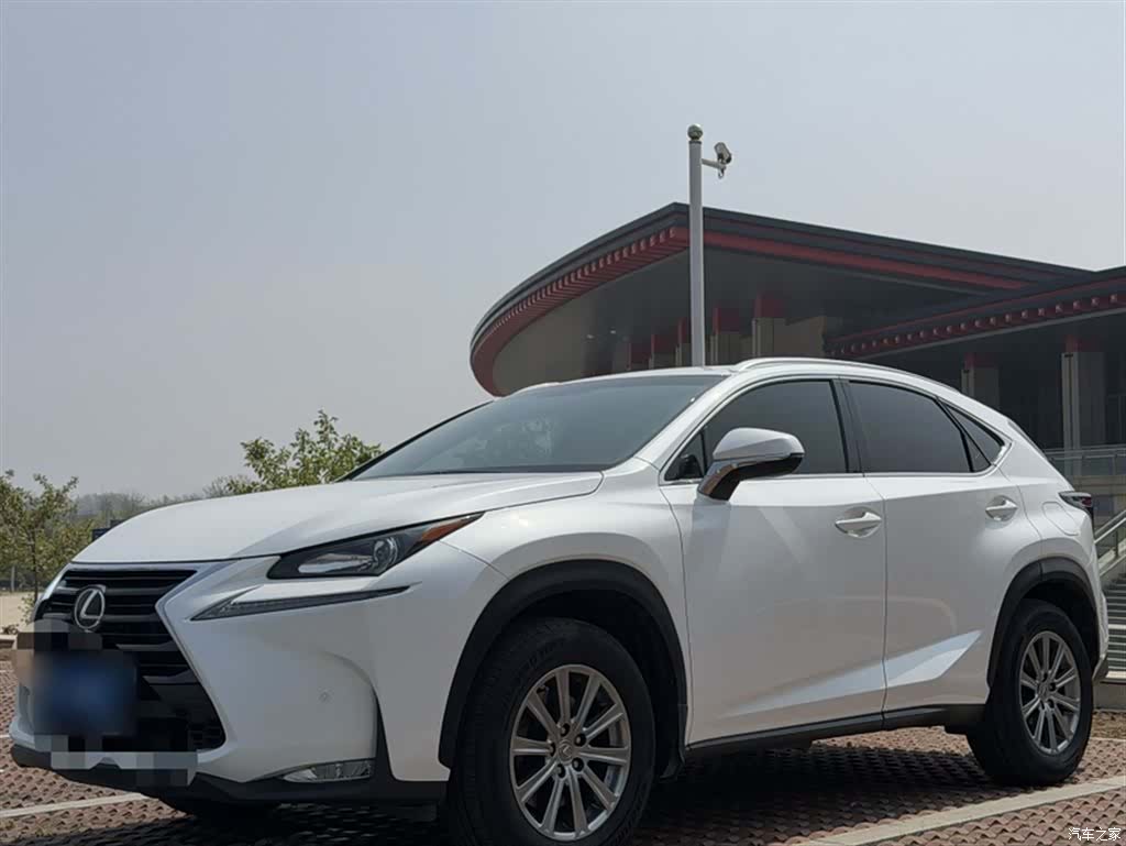 Lexus NX, 2016 2