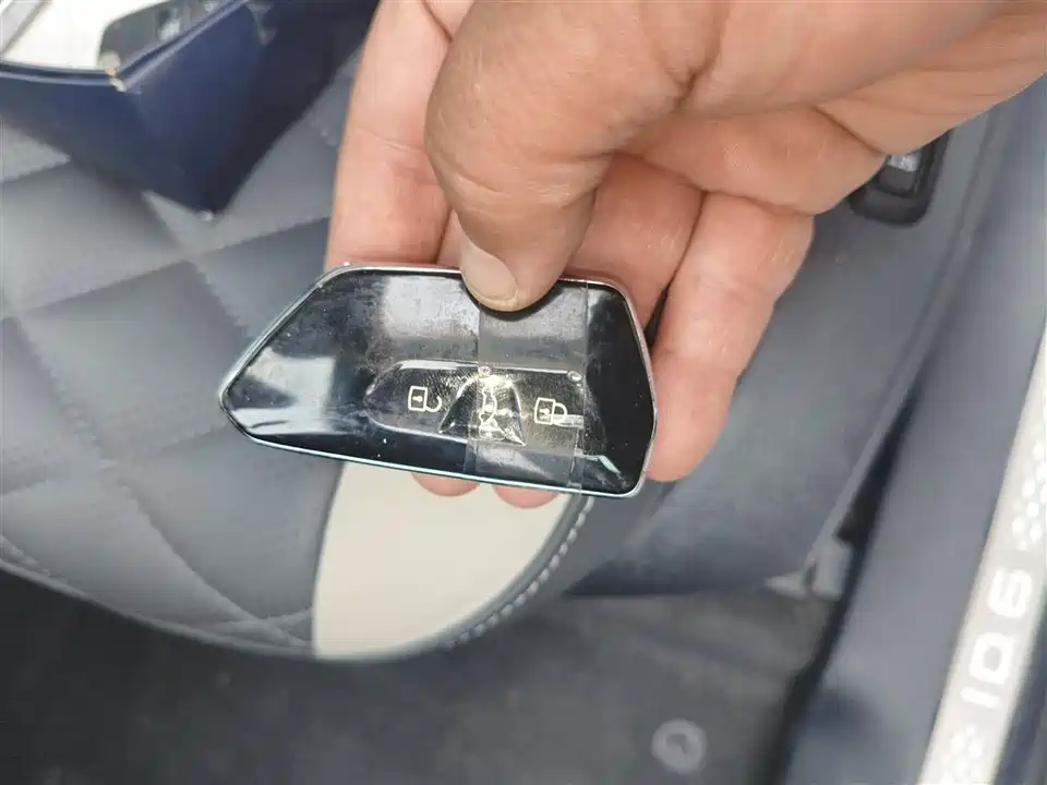 Volkswagen ID.6 CROZZ