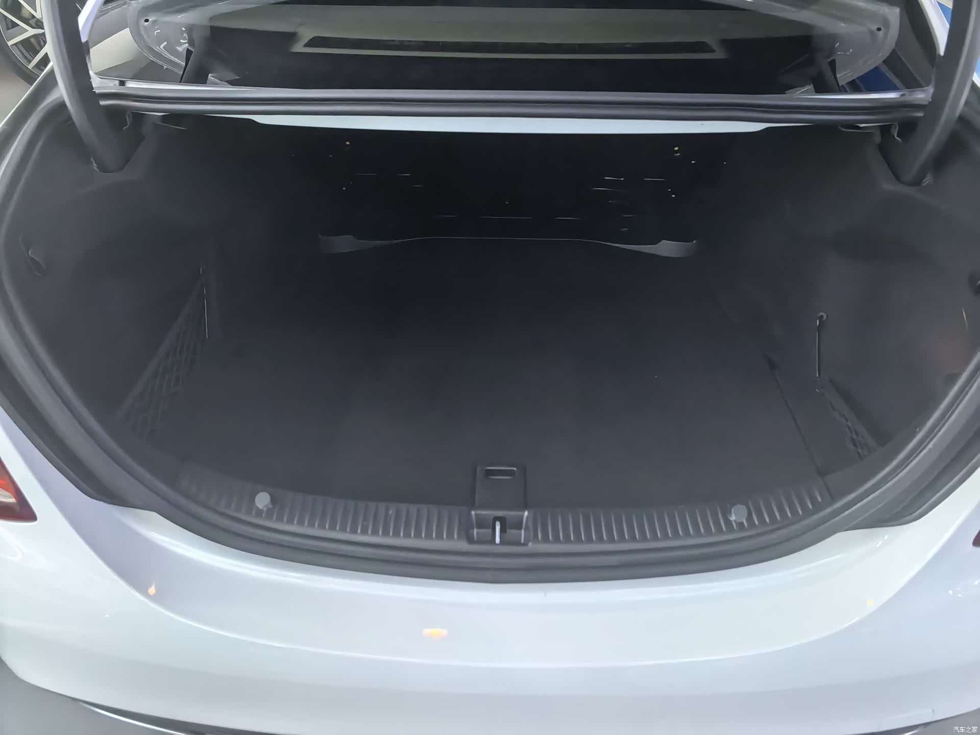 Mercedes-Benz C-Class, 2018 8