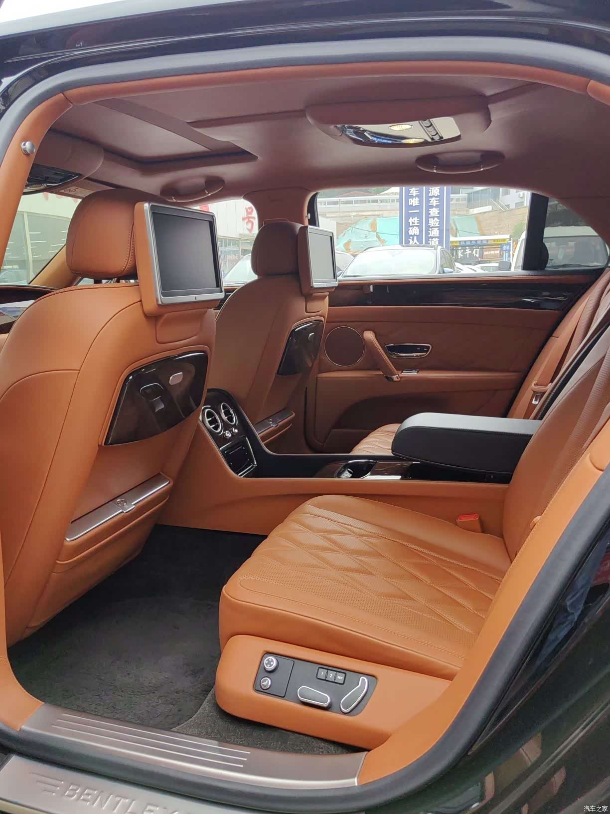 Bentley Flying Spur, 2016 11