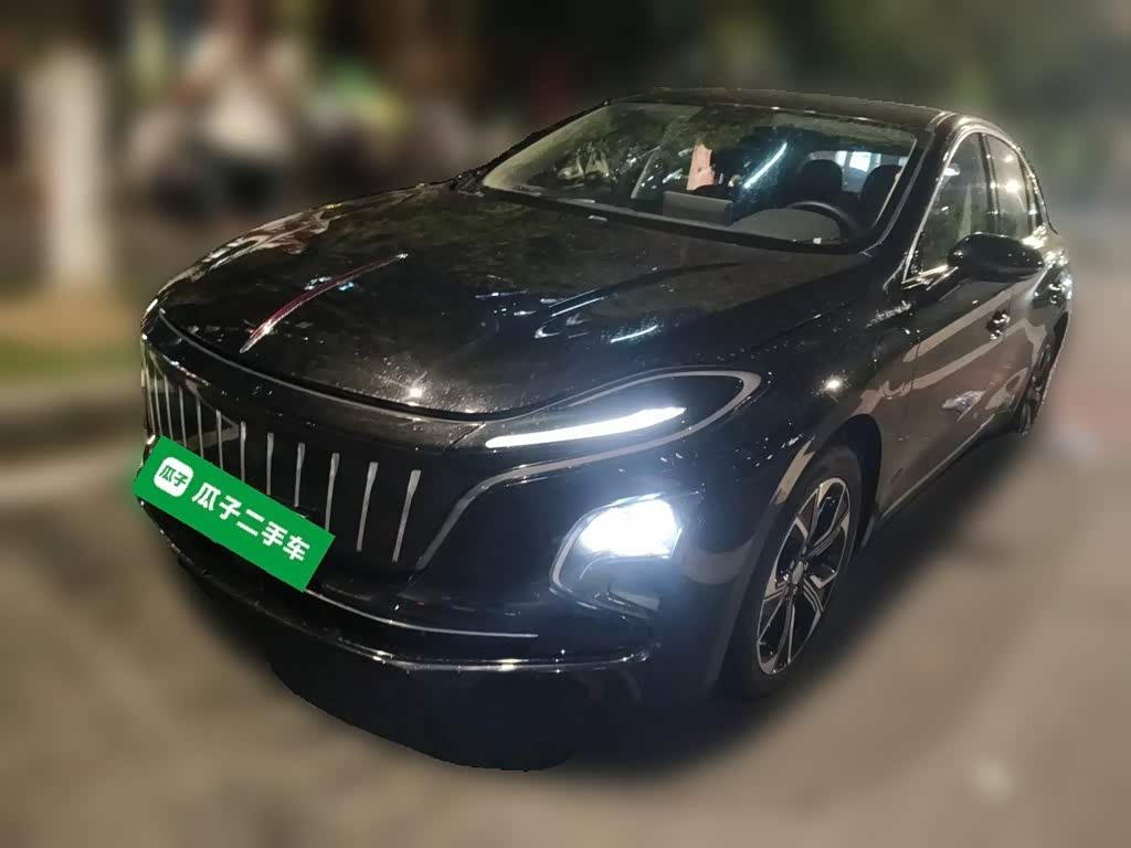 Hongqi E-QM5