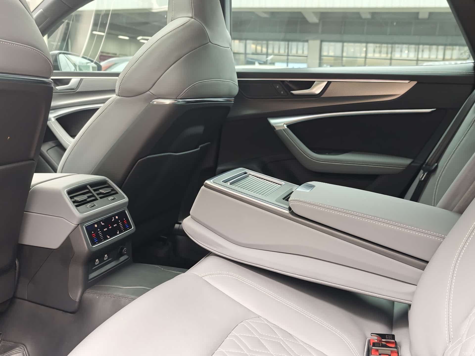 Audi A7L, 2024 11