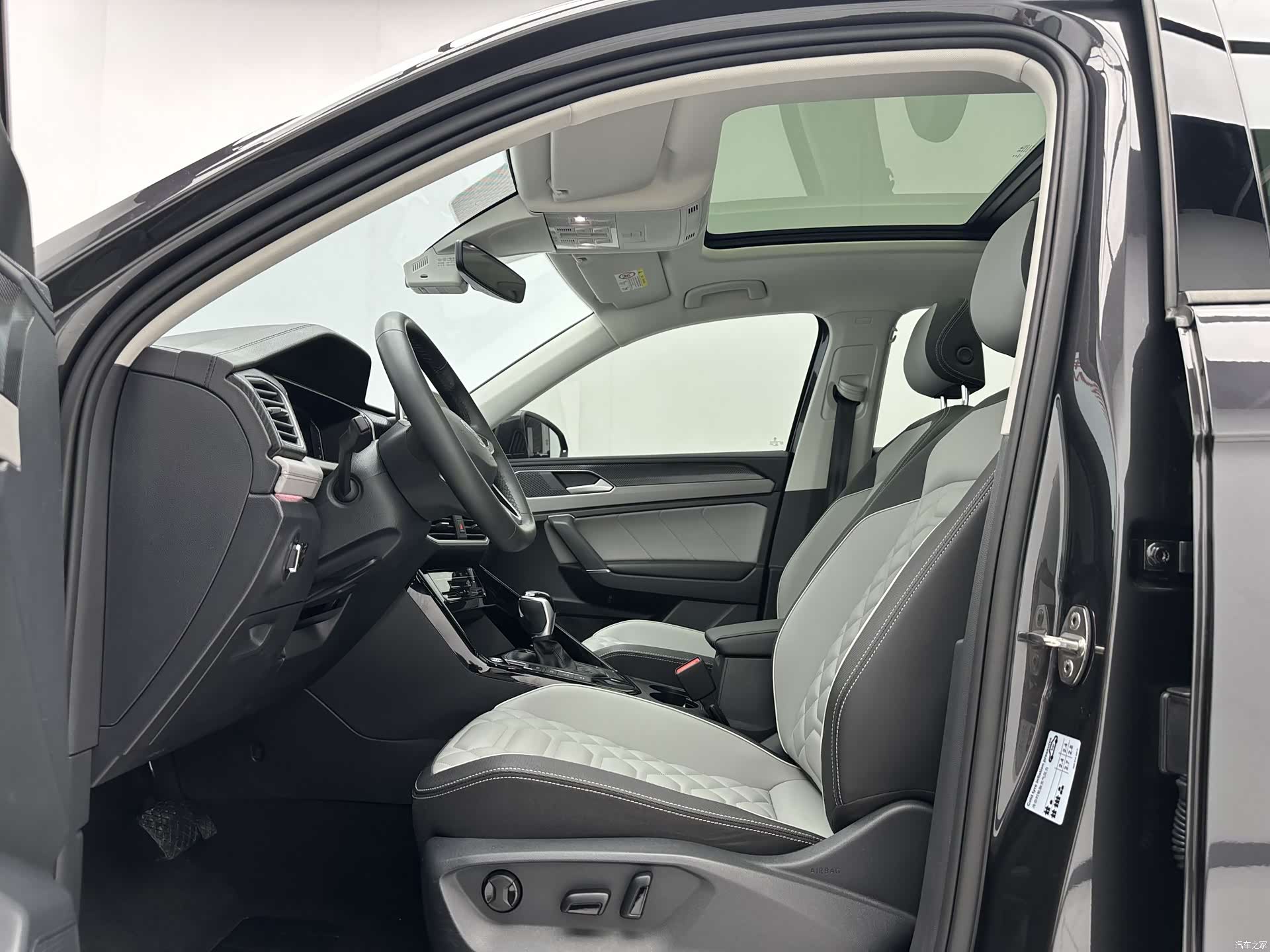 Volkswagen Tayron, 2023 все фото