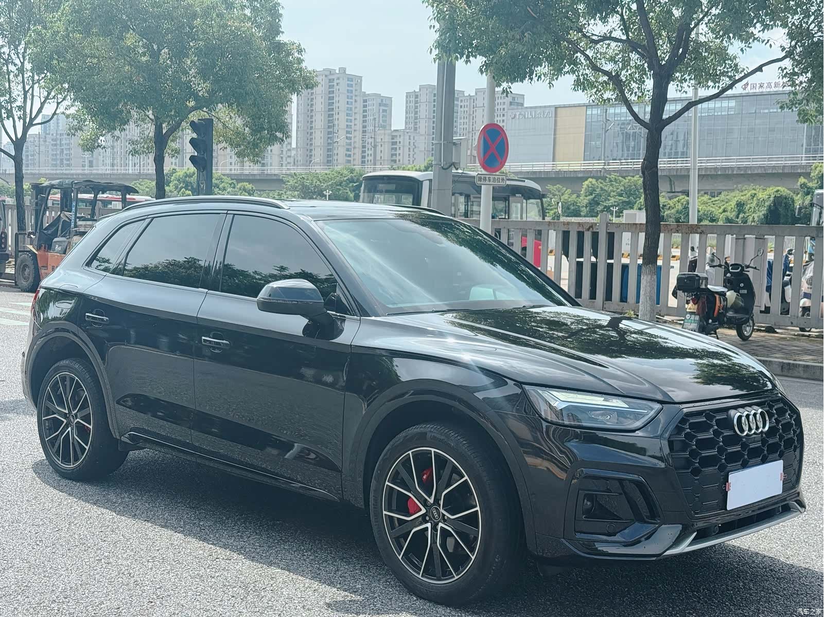 Audi Q5L, 2023 1