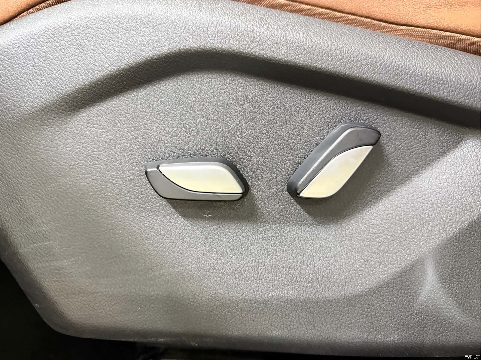 Geely X6, 2022 16