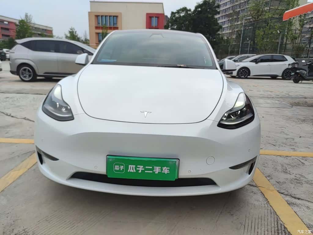Tesla Model Y, 2022 3