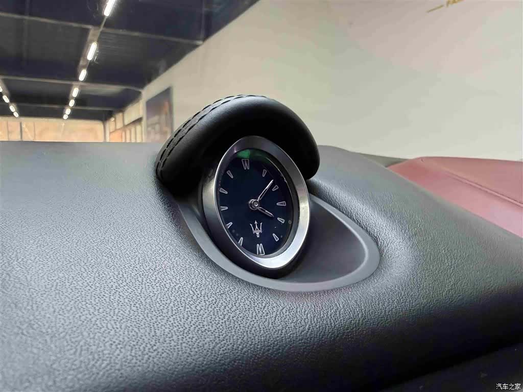 Maserati Ghibli, 2015 14