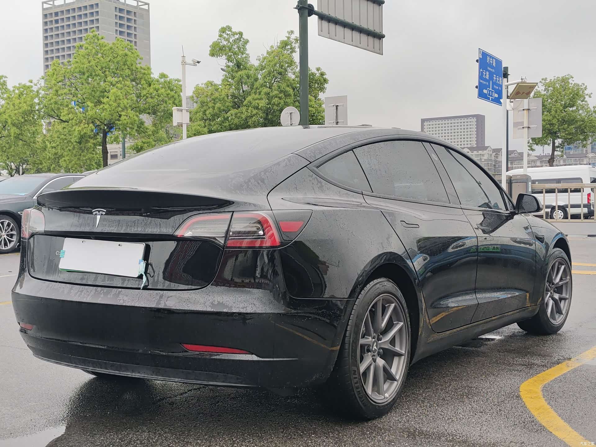 Tesla Model 3, 2023 4