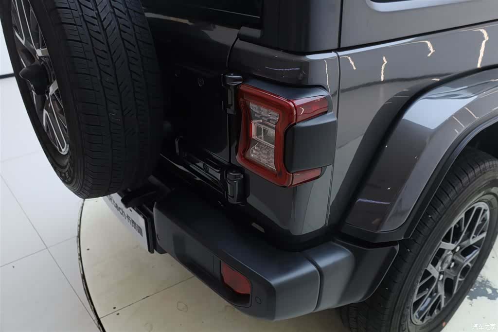 Jeep Wrangler, 2021 10