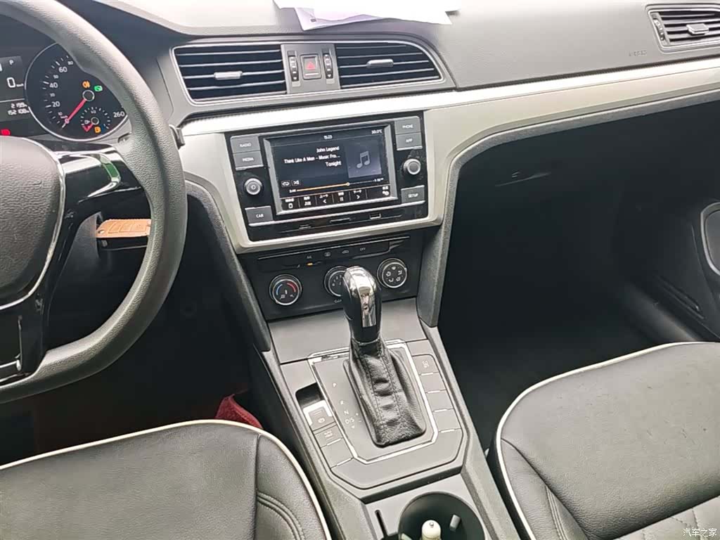 Volkswagen Lamando, 2016 13