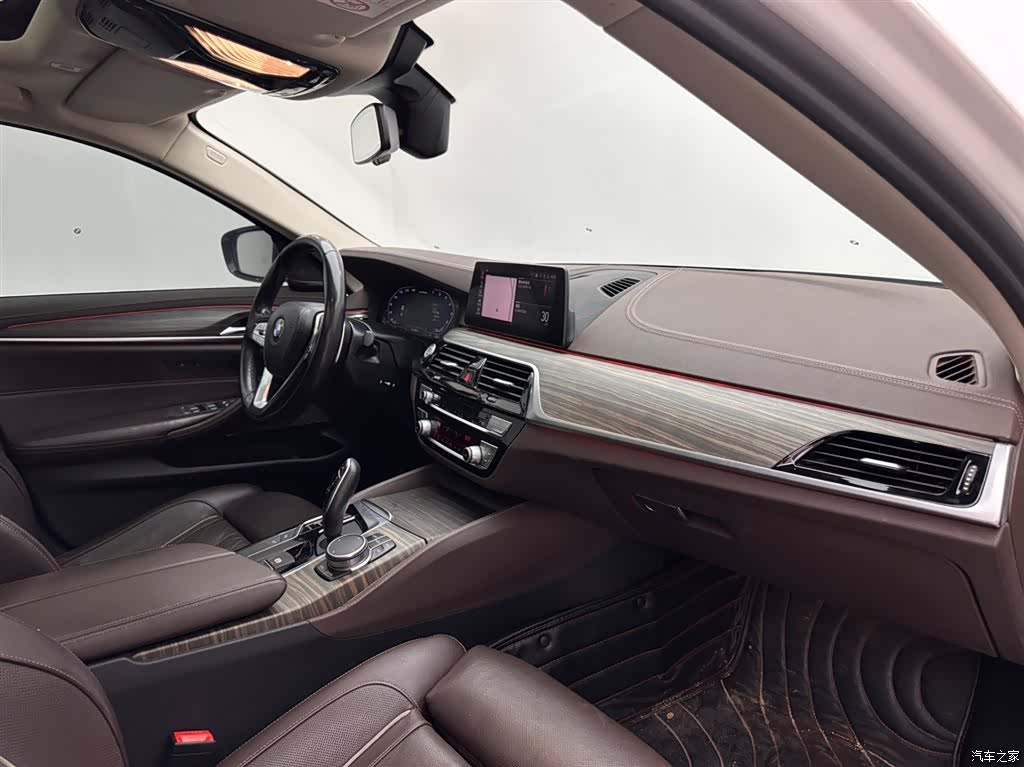 BMW 5 Series, 2020 11