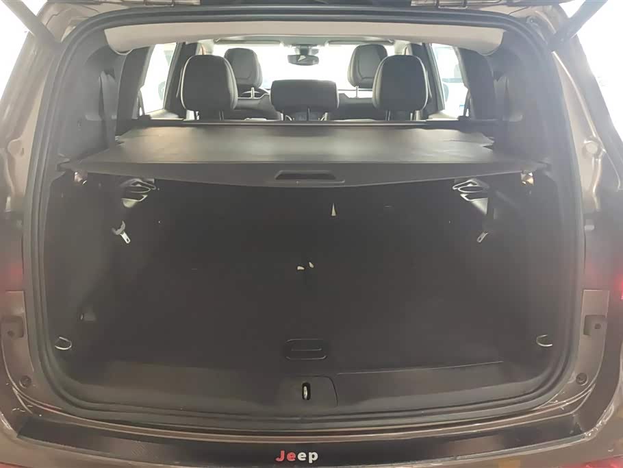 Jeep Grand Commander