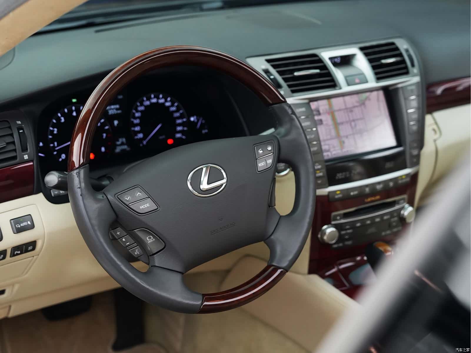 Lexus LS, 2010 12
