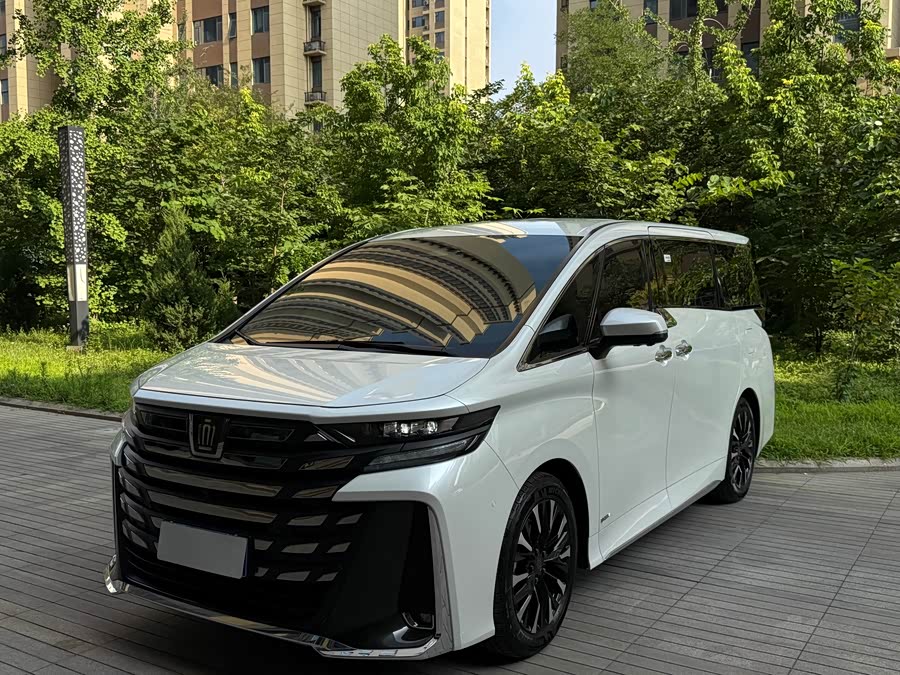 Toyota Vellfire 2025, фото 2