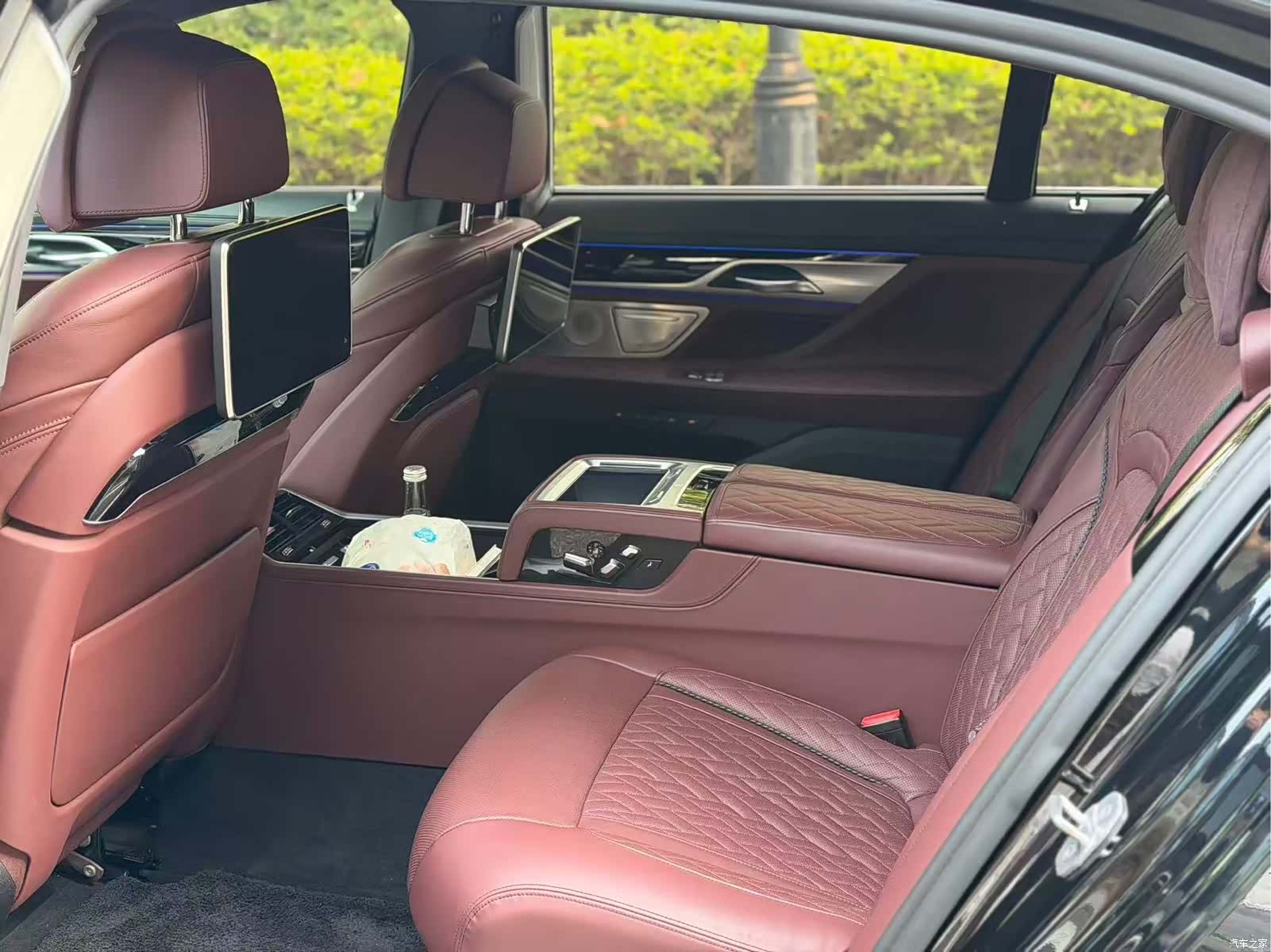 BMW 7 Series, 2020 все фото