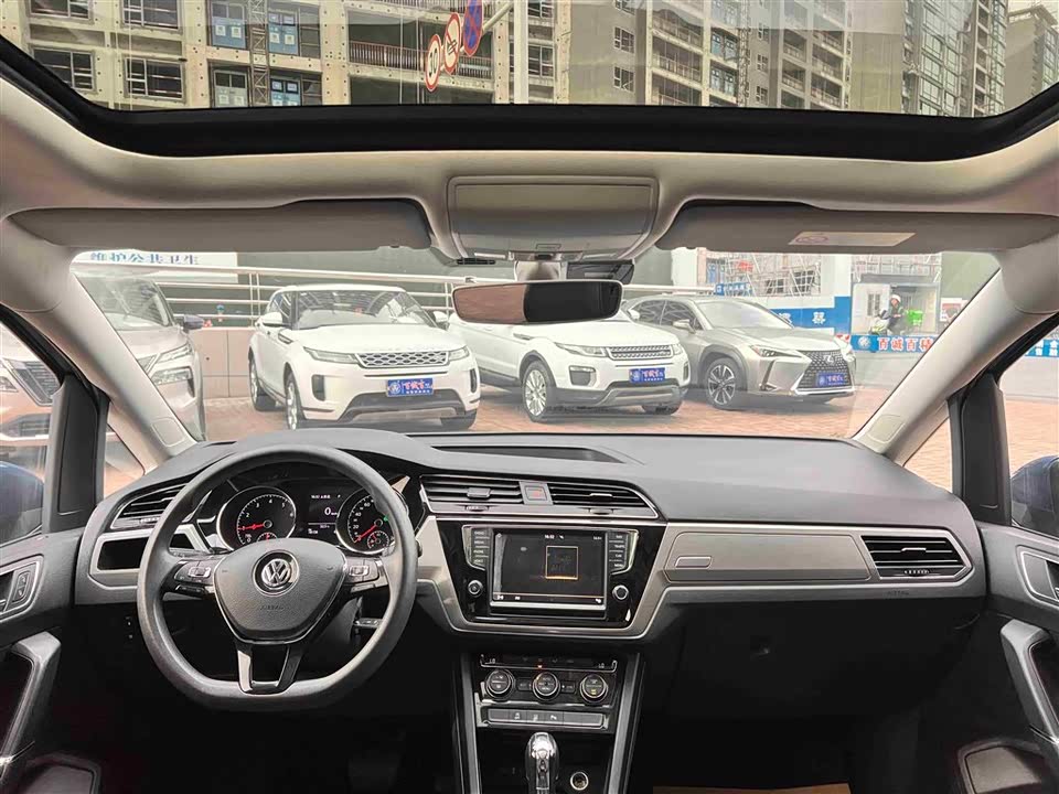 Volkswagen Touran