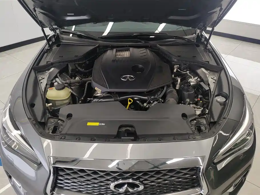 Infiniti Q50L