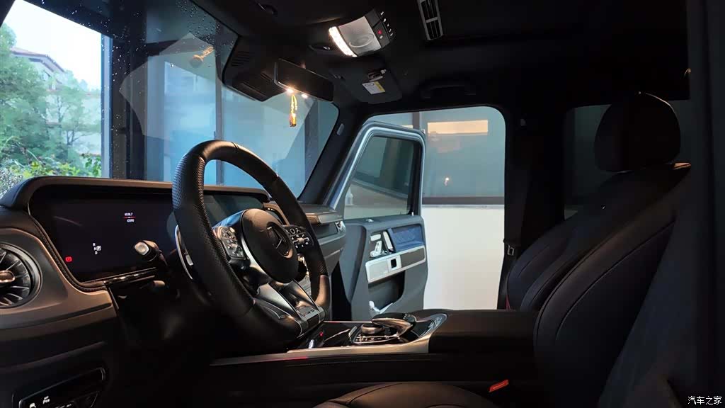 Mercedes-Benz G-Class, 2024 6
