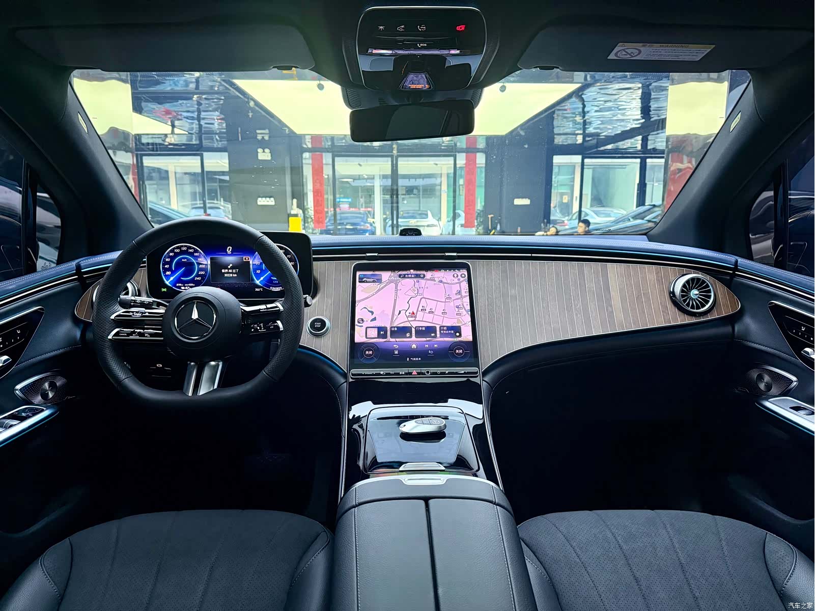 Mercedes-Benz EQE, 2023 8