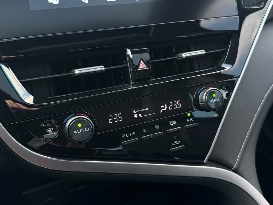 Toyota Camry 2021, фото 20
