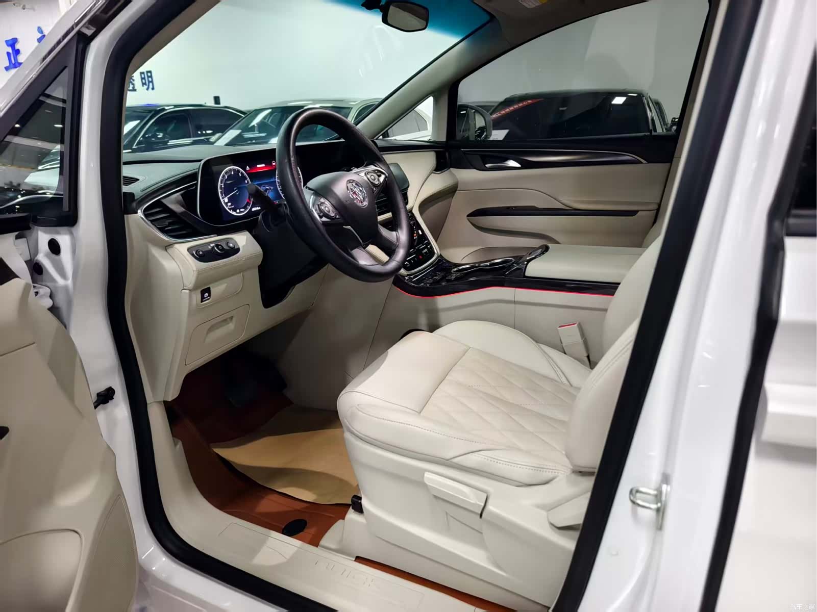 Buick GL8, 2022 3