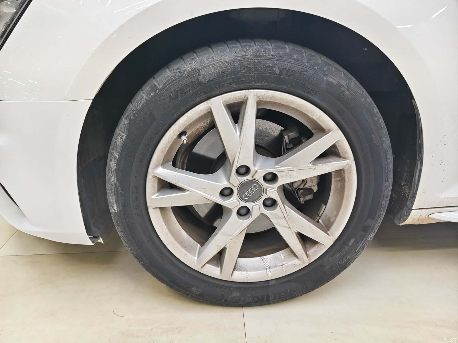 Audi A4L, 2019 11