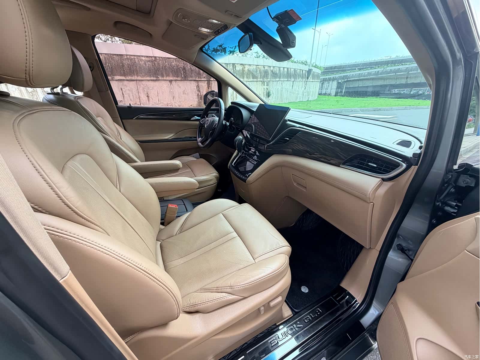 Buick GL8, 2017 9