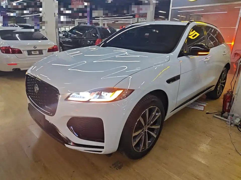 Jaguar F-PACE