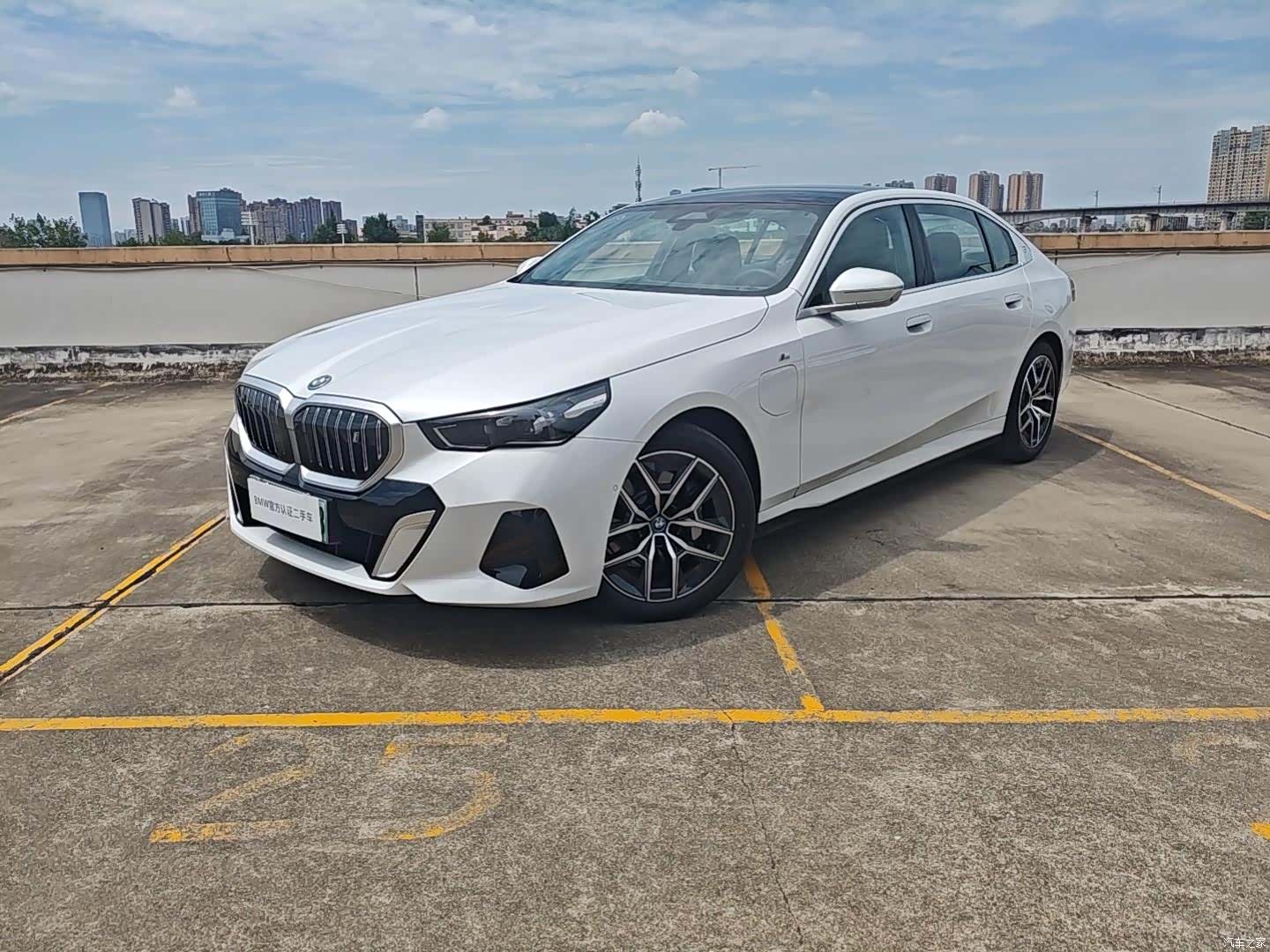 BMW i5, 2024 1