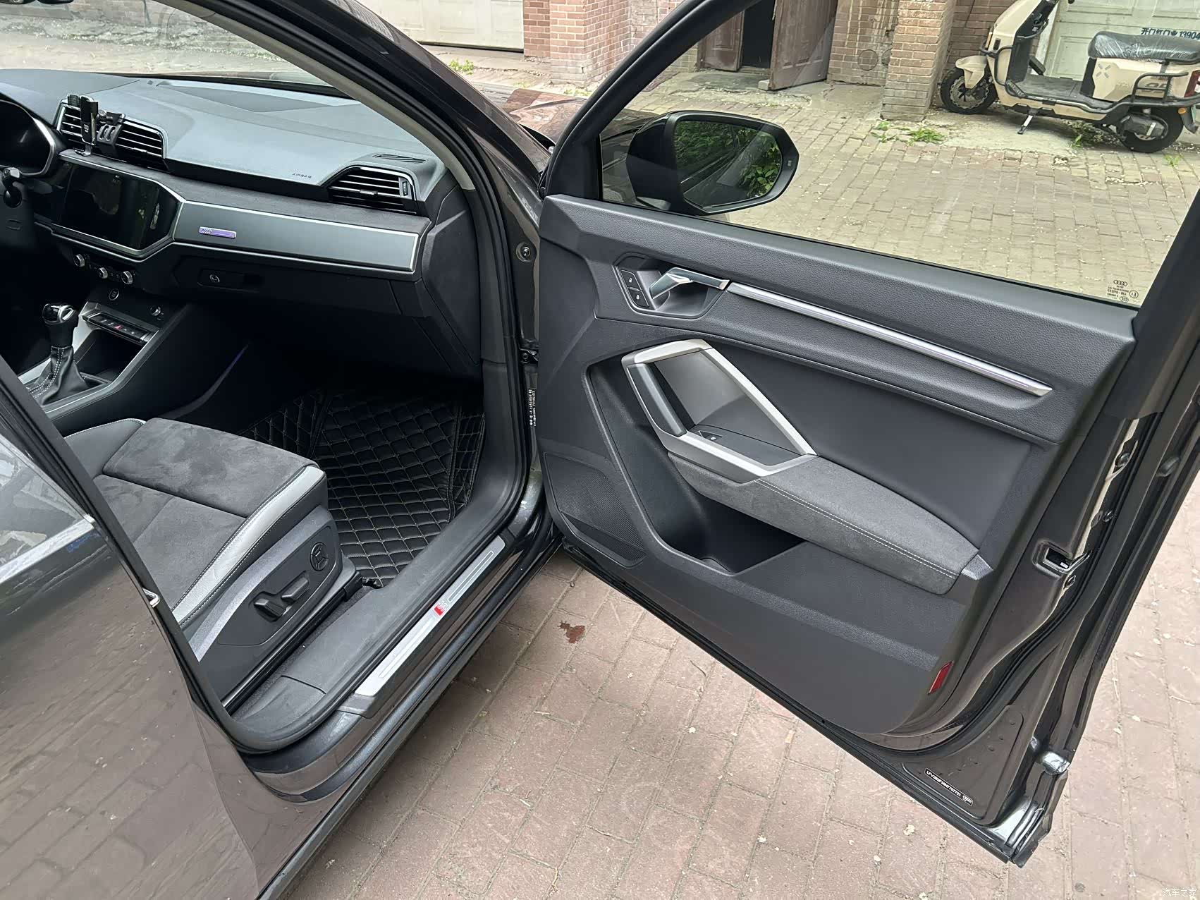 Audi Q3, 2023 16