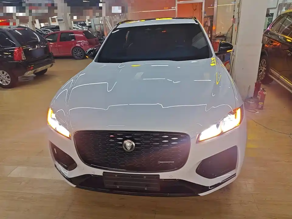 Jaguar F-PACE