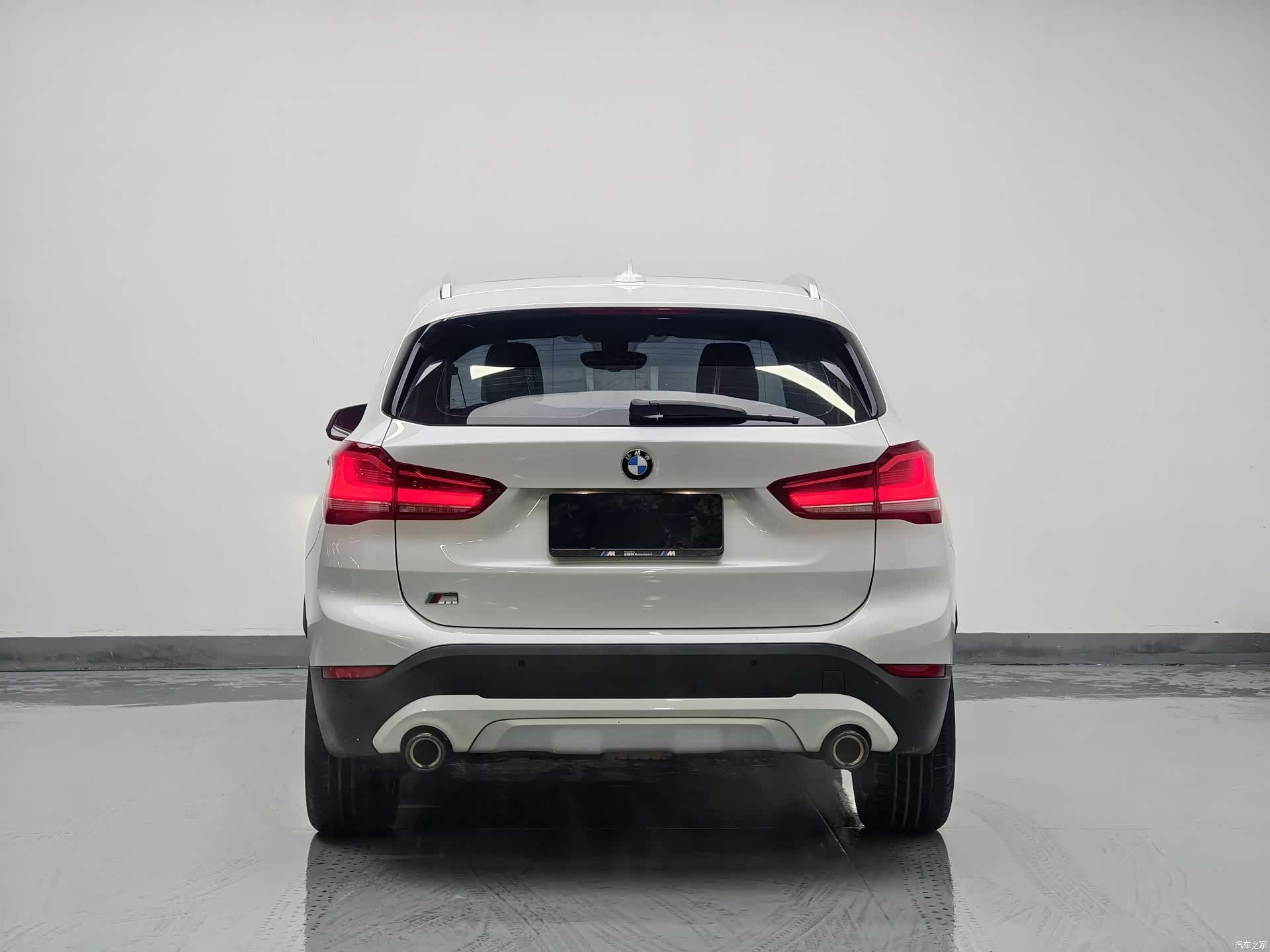 BMW X1, 2023 все фото