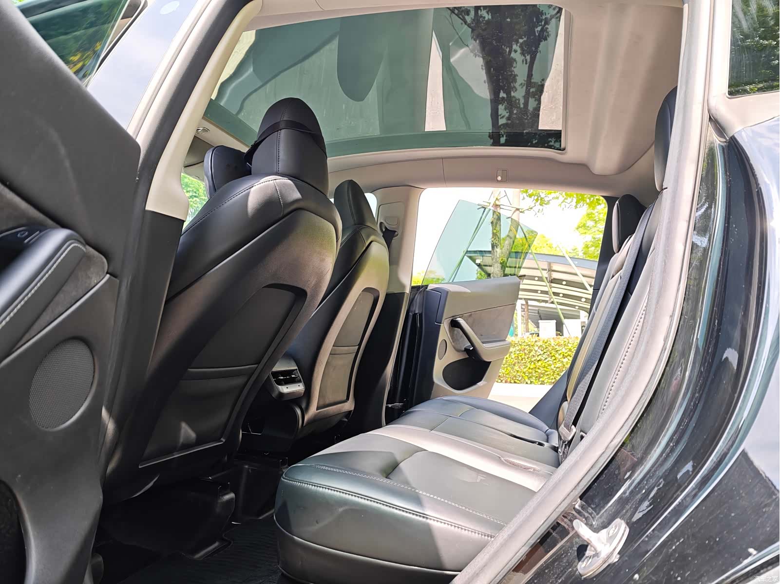 Tesla Model Y, 2023 13