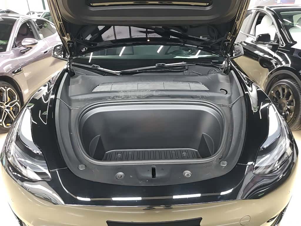 Tesla Model Y, 2023 20
