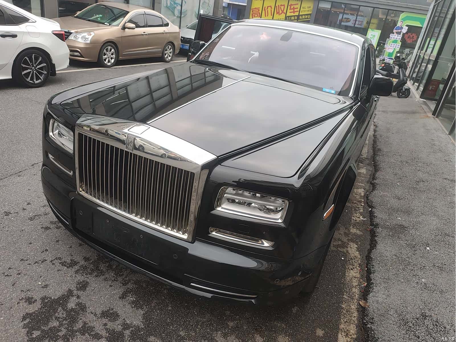 Rolls-Royce Phantom, 2014 1