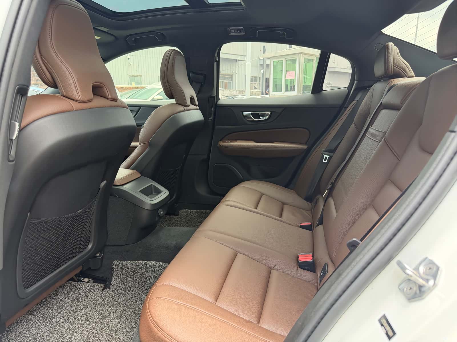 Volvo S60, 2021 все фото