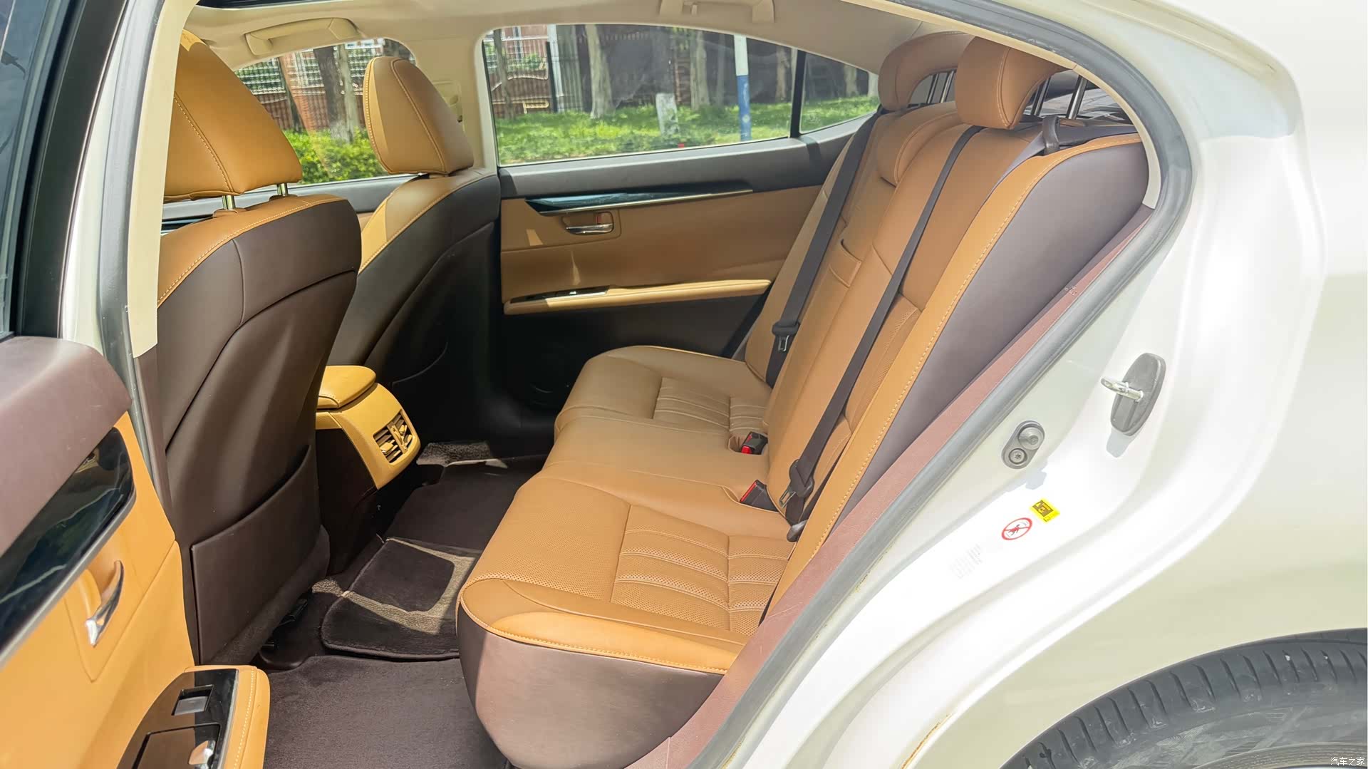 Lexus ES, 2016 8