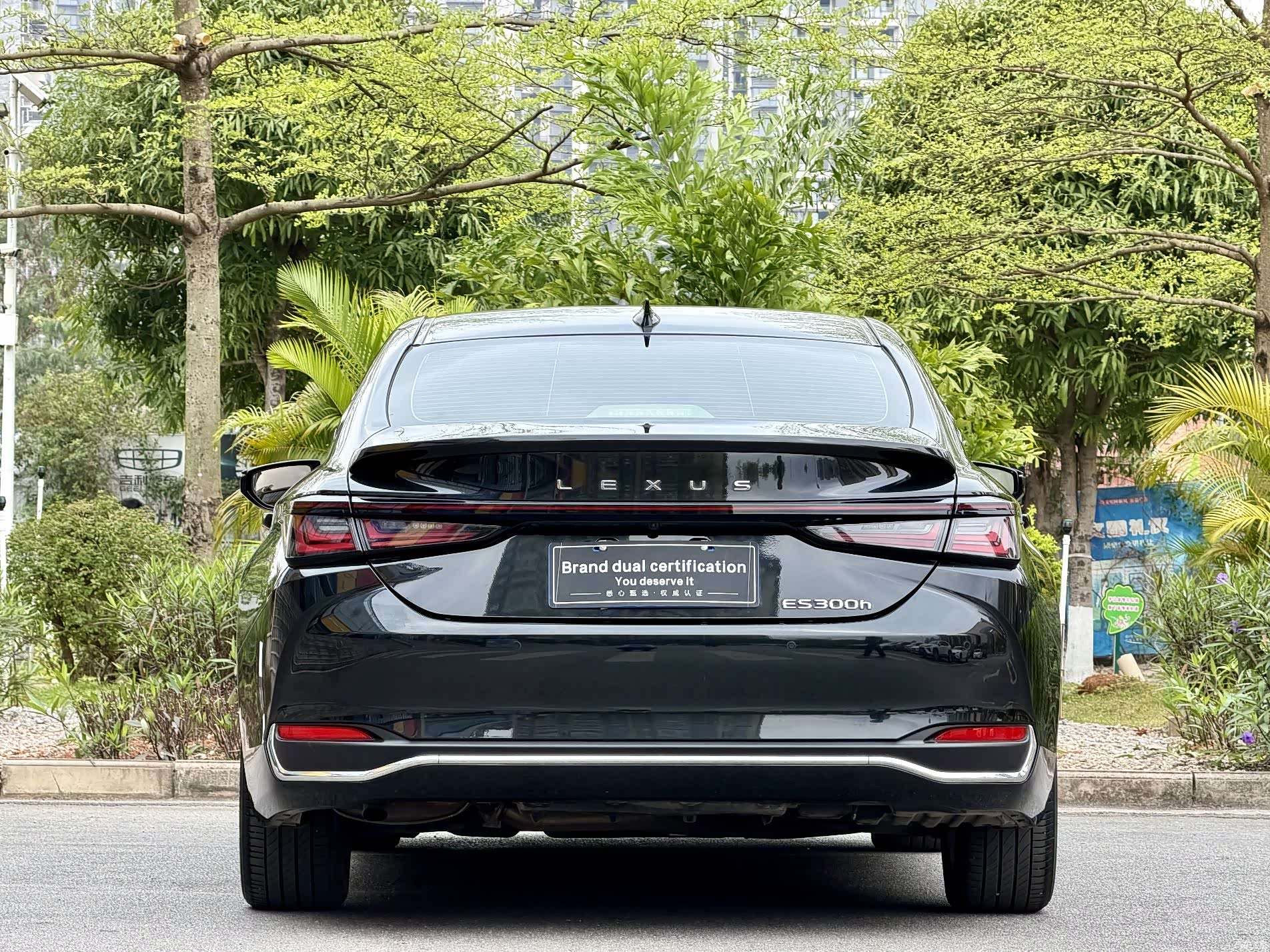 Lexus ES, 2025 3