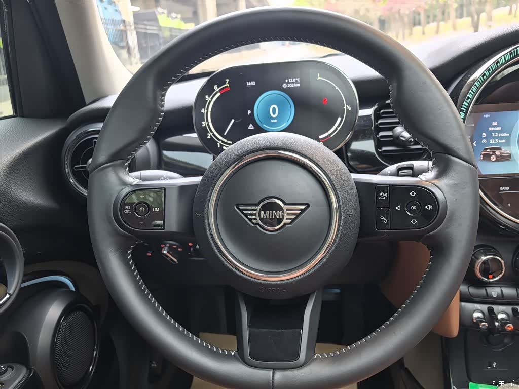 Mini Cooper, 2022 3