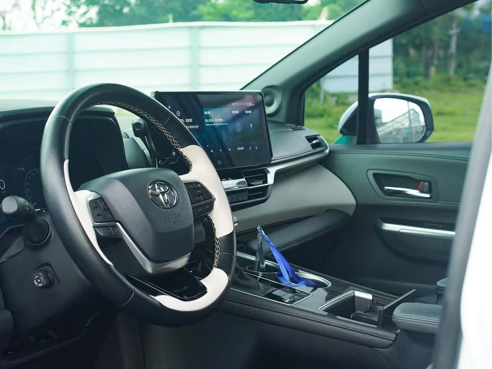 Toyota Granvia, 2023 6