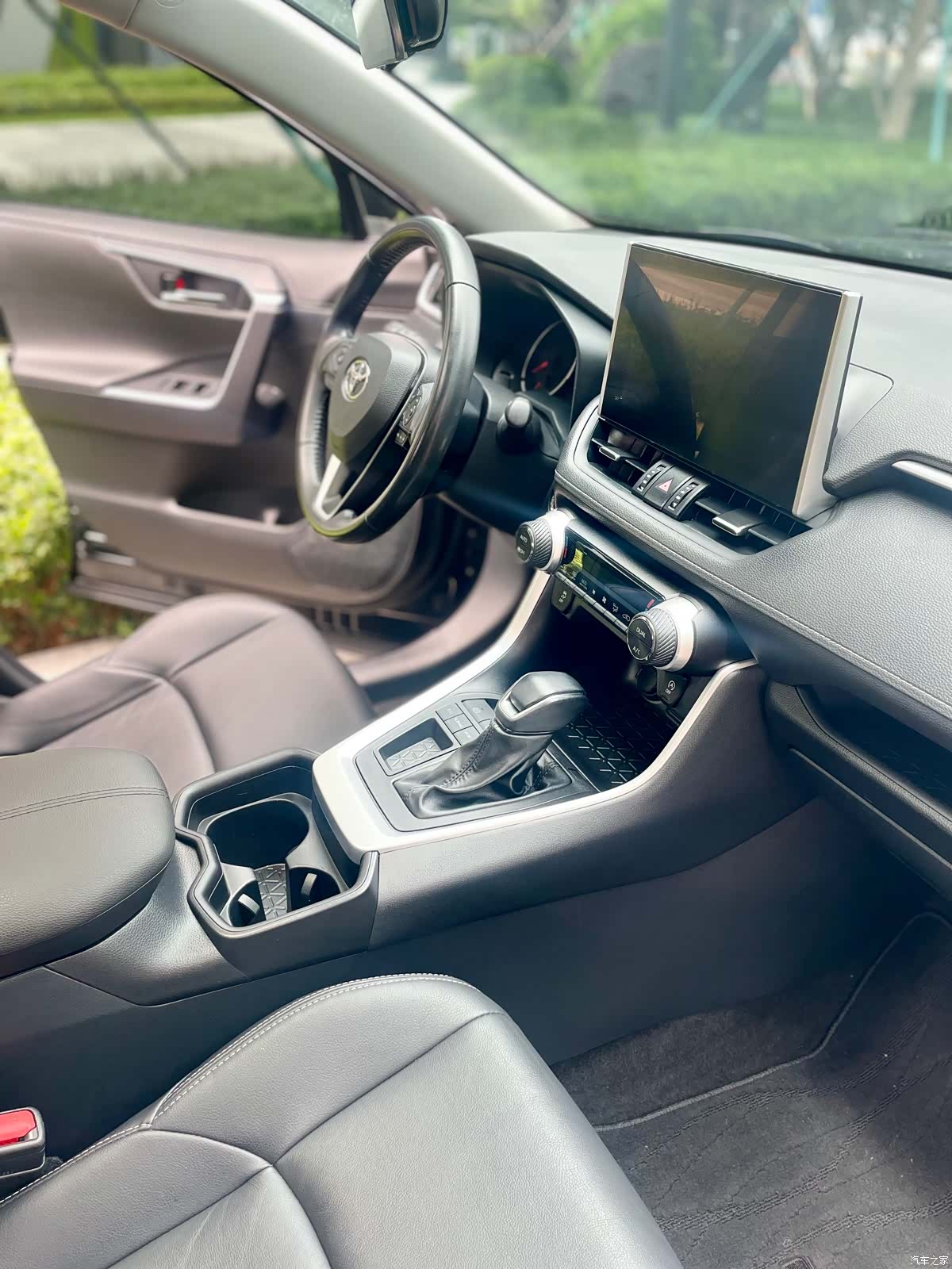 Toyota Wildlander, 2022 12