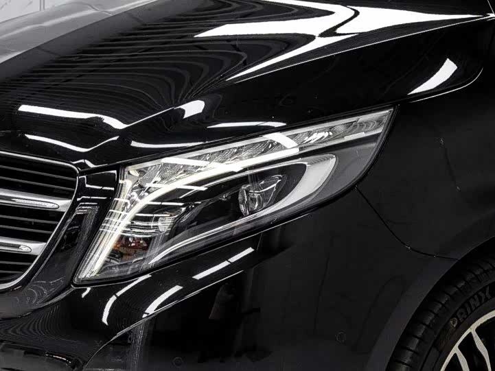 Mercedes-Benz V-class