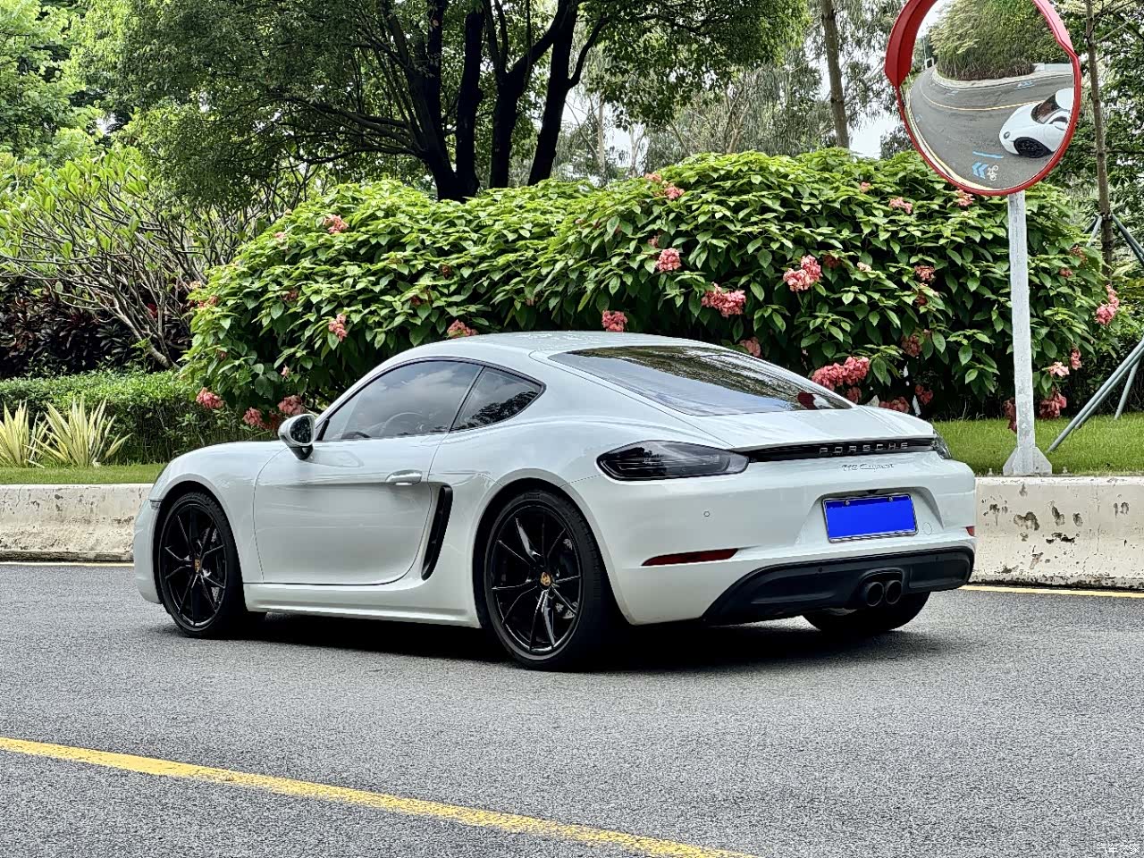Porsche Cayman, 2022 10