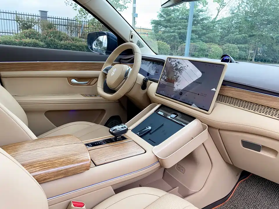 AITO Ask the world M7