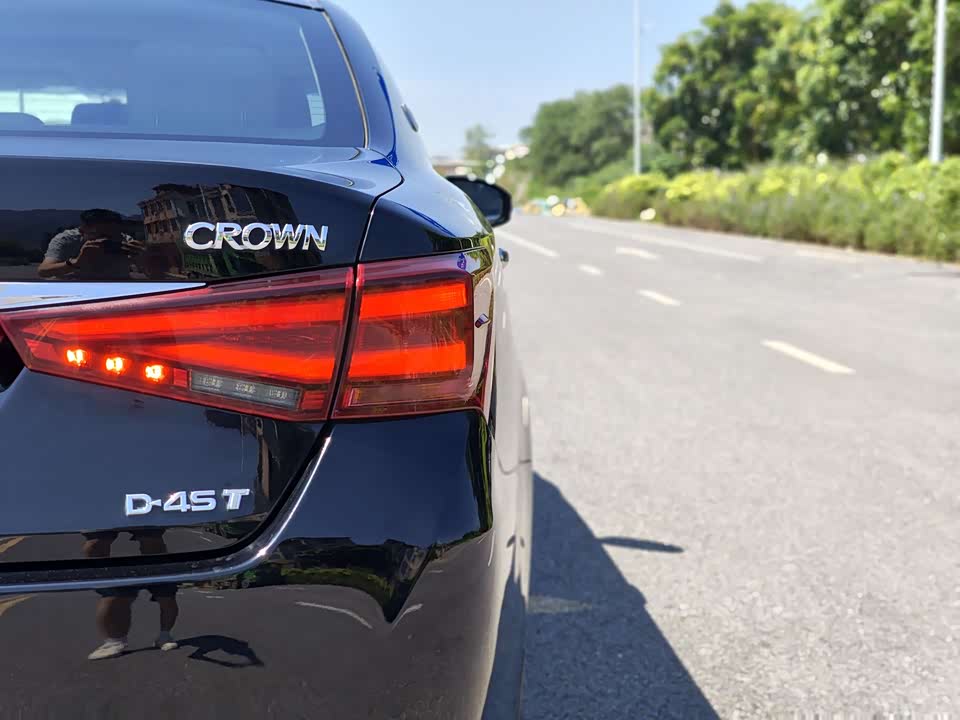 Toyota crown