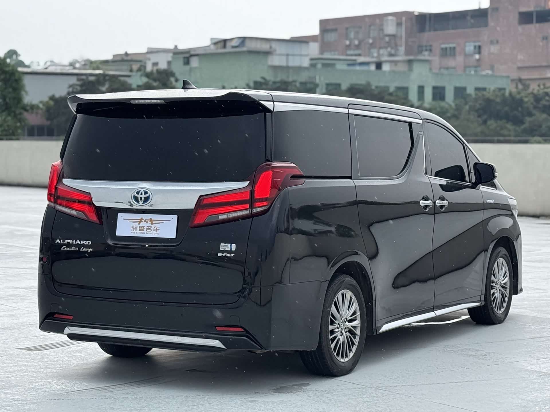 Toyota Alphard, 2022 4